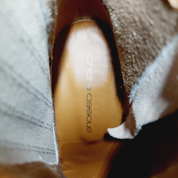 NEW Andre Assous Naia Suede Tan Block Heel Ankle Bootie i468 - Picture 10 of 12